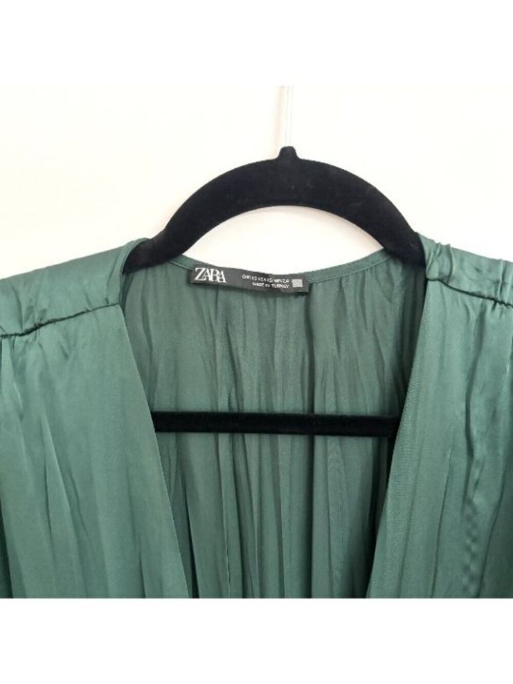 EUC Zara Satin Effect Emerald Green V Neck Jumpsuit - Sz XS - Picture 11 of 12